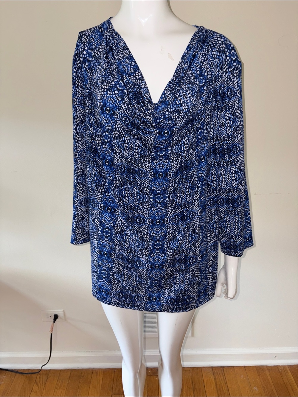 Ellen Tracy Blue & White Cowl-Neck Printed Blouse